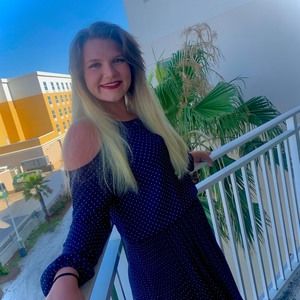 Meet your Posher, Abbie